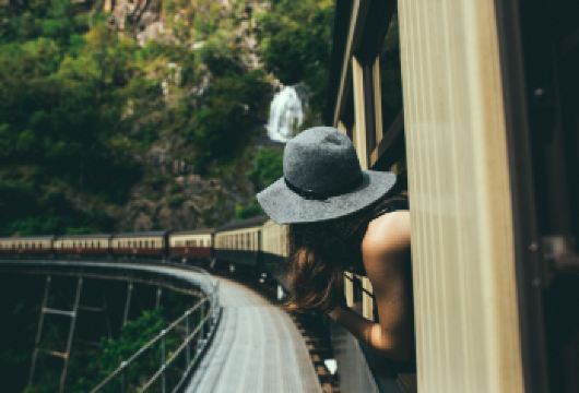 凯恩斯库兰达雨林一日游【库兰达雨林缆车+野生动物园+观光火车【根据收客人数安排5-28座车辆，下单前联系客服确认位子！】