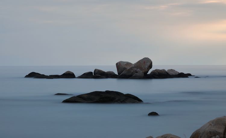 天涯海角游览区-日月石