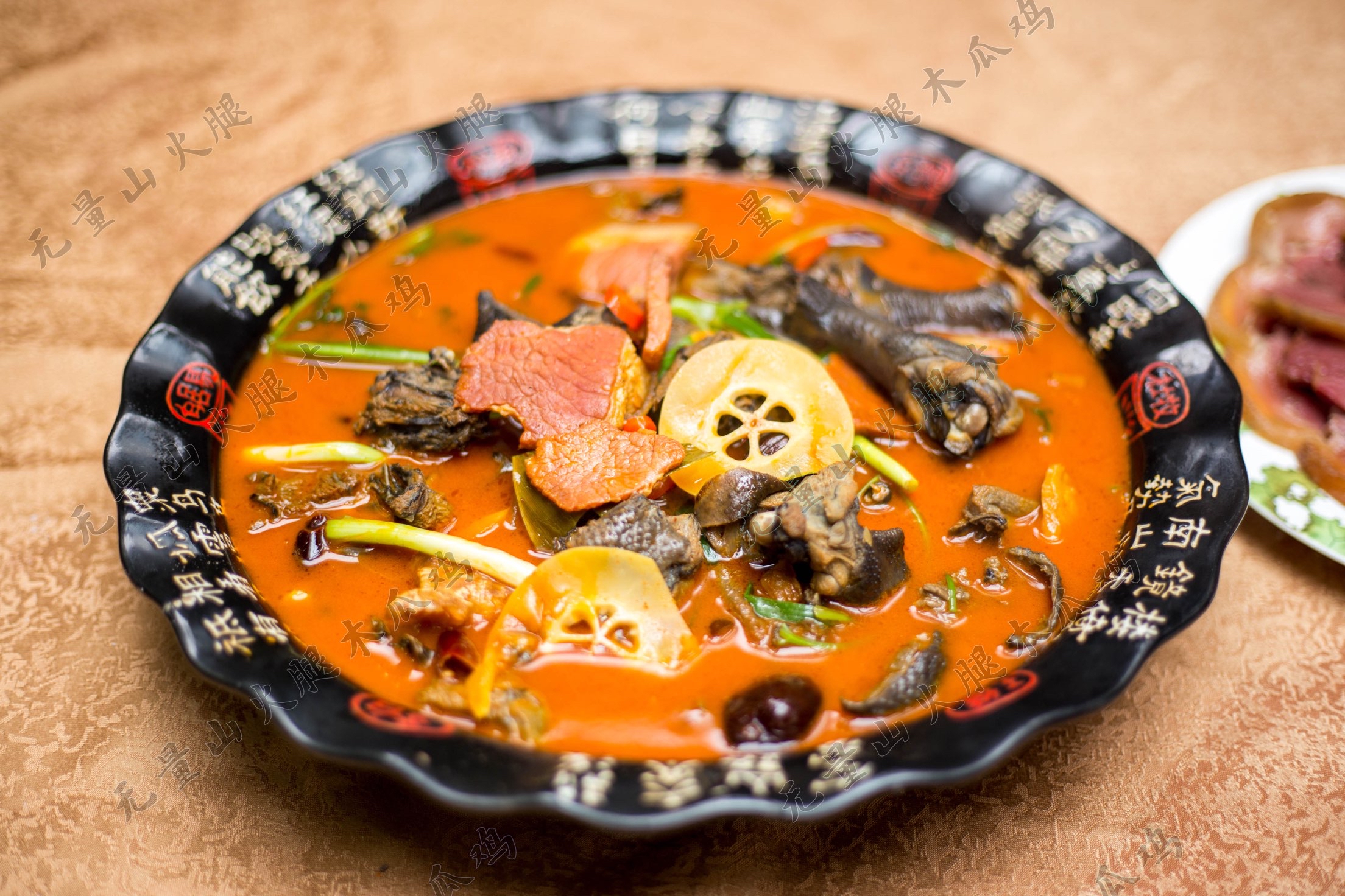 无量山火腿木瓜鸡