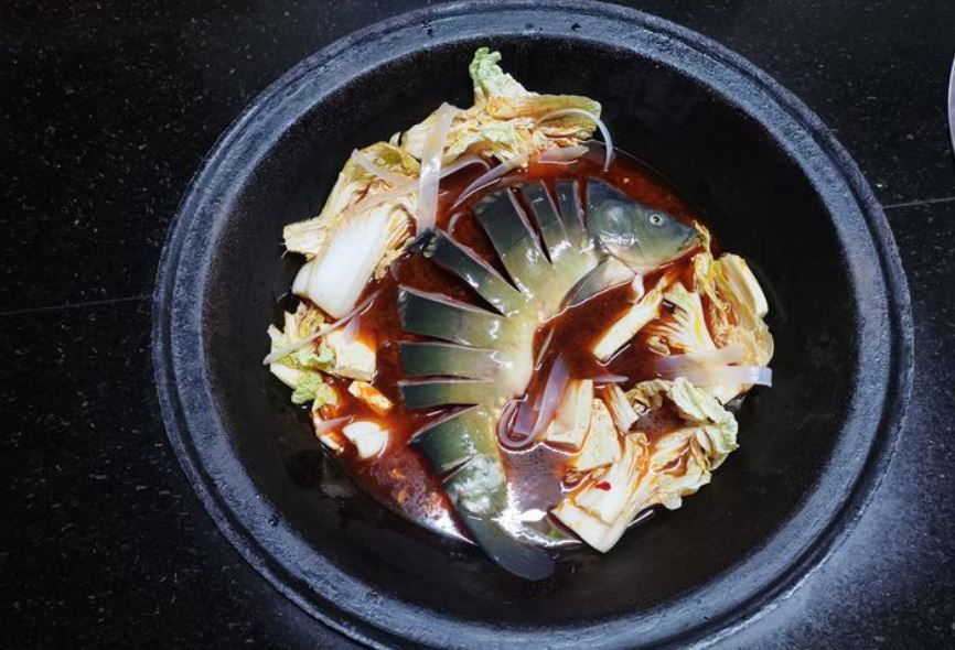 东北人家铁锅炖餐厅图片