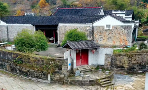 黔江商业中心区游记图文-黔江有一座300多年清代寺院，别看有些破败，竟然位居武陵8大寺院