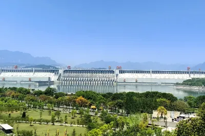 三峡大坝全景观景台
