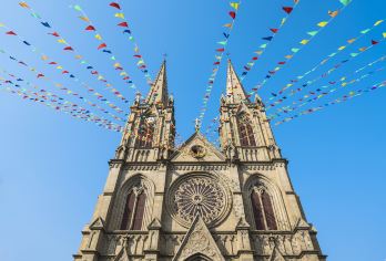 中国广州：陈家祠+圣心大教堂+永庆坊+珠江夜游 多语种导游R【广州CITYWALK 中文 英文 俄语多语种导游 地陪 翻译】