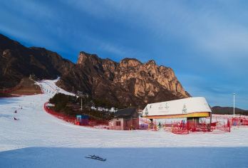 万科石京龙滑雪场一日游【万科品质高端雪场体验】【滑雪好去处-开板特惠】