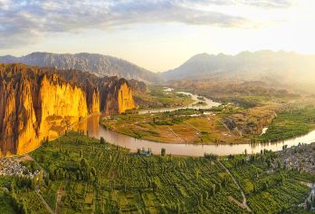 兰州水墨丹霞+黄河石林一日游【上门接送8人小团 纯玩】【市区酒店免费上门接送，熟悉线路，贴心管家，摄影帮手】