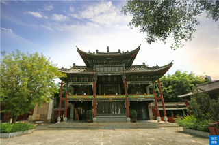 云南有座700年的古城，它是三大古城之一，为何称为活着的古城？