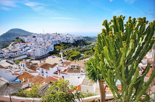 西班牙建筑之旅:从权游拍摄地到精美的小众景点