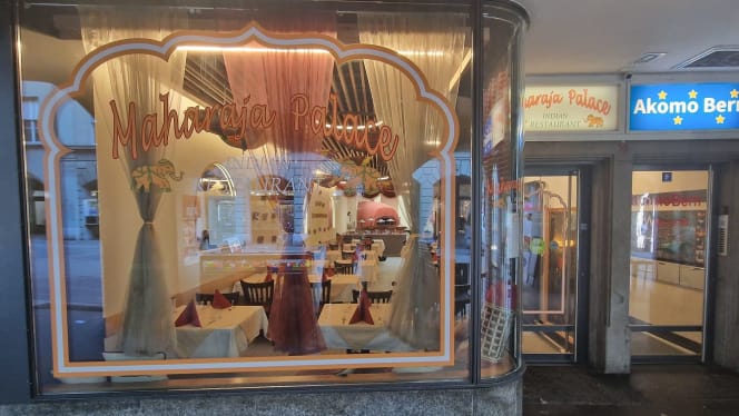 Maharaja Palace Zentrum餐厅图片