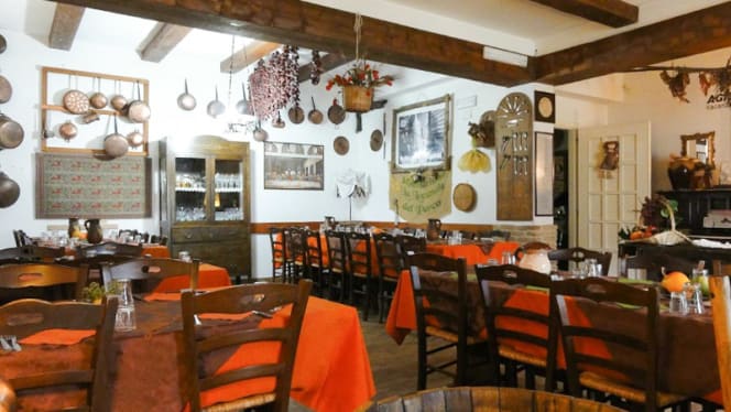 Agriturismo La Locanda del Parco餐厅图片