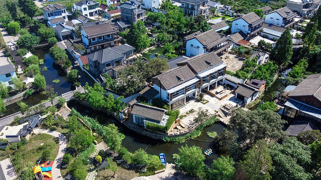 初夏品风凉饭，南北湖商玉客栈，推窗有山水