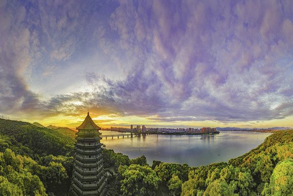 杭州秋天旅游必打卡景点,景色优美引人入胜,随手一拍就是大片