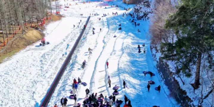 巴山秋池冰雪大世界