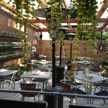 FIVE Restaurant Bistro餐厅图片