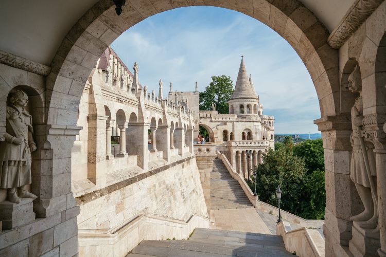 Fisherman's Bastion (Iconic architecture, panoramic views)