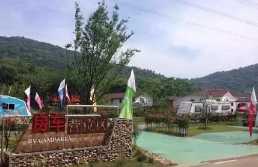 这个夏日，房车露营才最美