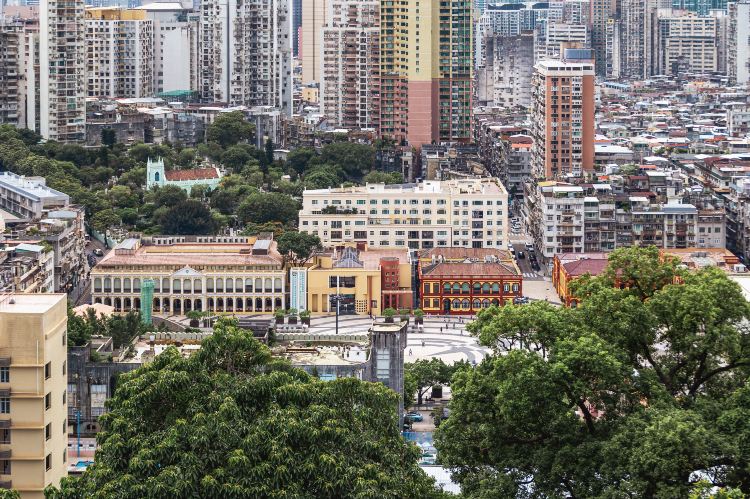 澳門半島(歷史中心、多樣化的景點)