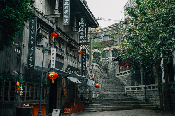海口最美夜景打卡地-冯小刚电影公社