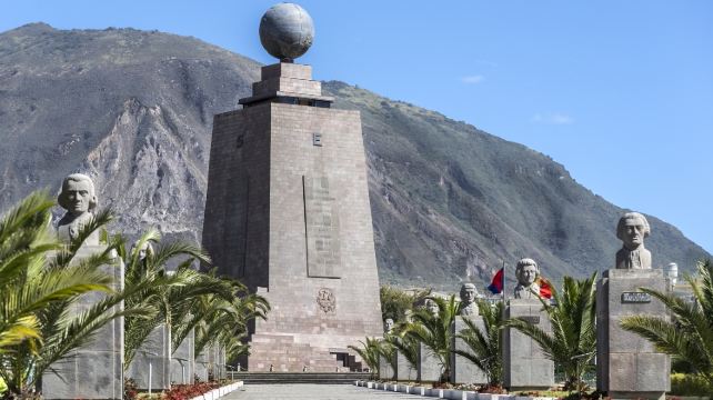 <5天>【赤道遇见雪 | 地球中心的避暑胜地】·厄瓜多尔秘境游：四钻酒店+含门票+国家誓言圣殿 +科托帕希火山+远眺卡扬贝火山+赤道纪念碑+圣巴勃罗火山湖+可选中文导游(2人成行)