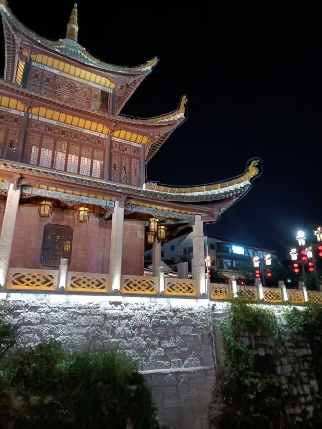 甲秀广场旅行图片 3