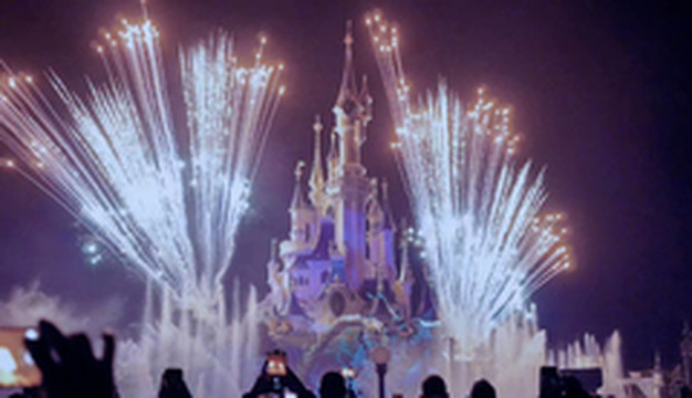 迪士尼度假区游记图片] 上海哪天开？全世界迪士尼都疯狂复工了！