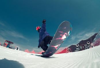 照金国际滑雪场一日游【滑雪票+西安往返交通】【体验速度与激情，约一场冰雪运动狂欢趴！】