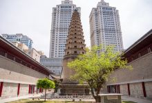 白衣寺塔景点图片