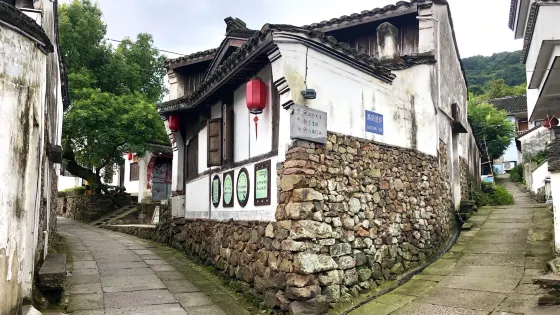 千年古村方家河頭