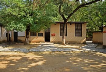 2人起私家团西柏坡中央统战部旧址曹火星馆一日活动石家庄上门接送【所选城市市区免费上门接送，方便快捷，省时省力（时间可微调）】