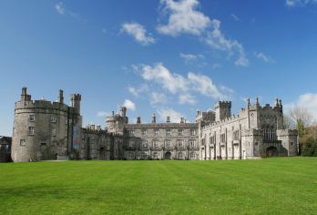 【爱尔兰独特之美】威克洛山脉国家公园+基尔肯尼|可定制-中文【威克洛山脉国家公园：亿年地质史的仙境之旅。是一处集自然风光、地质奇观和野生动物于一体的旅游胜地。】