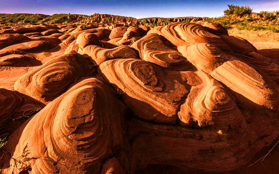 跟着老夏去靖边--波浪谷看看。