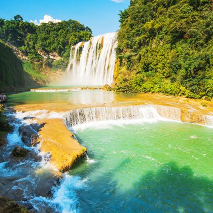 贵州贵阳+黄果树景区+梵净山+荔波小七孔景区+西江千户苗寨+镇远古城6日5晚跟团游
