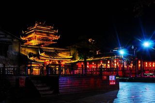 在宝华山,什么都可以错过,但千万别错过千华古村的夜景!