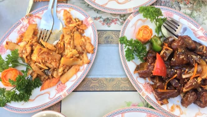 Restaurant Chinois Jardin Pivoine, Xueyun Lin