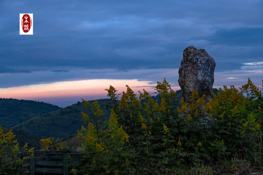 早赏油画,晚沐神光---岚皋县神田草原