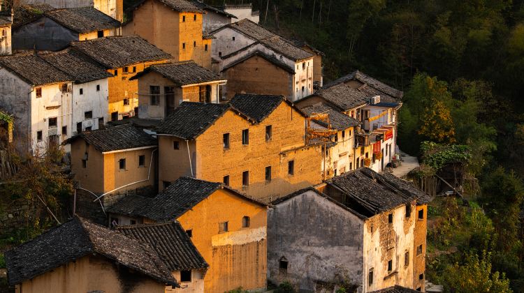 5-Day Huangshan Scenic Area + Chengkan Village+Xin' an River Landscape Gallery + Yangchang Tulou Buildings + Xixinan Scenic Area