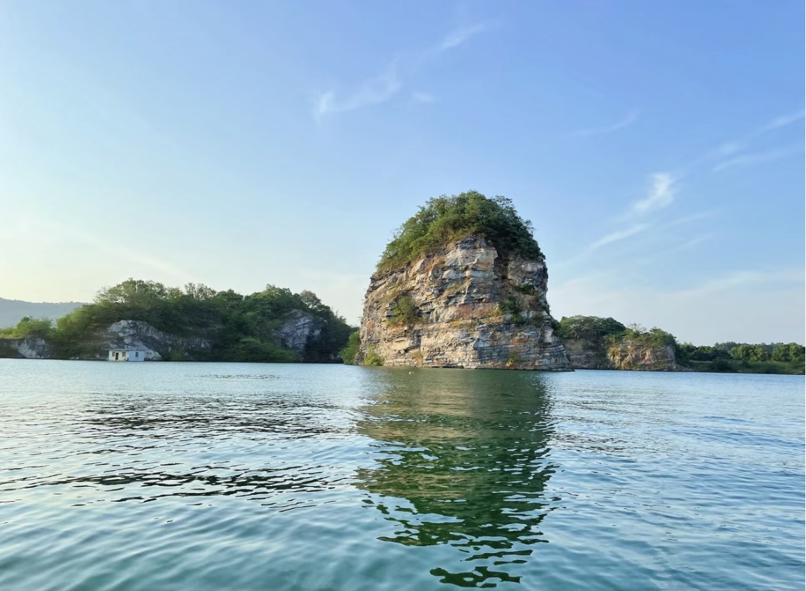 1-Day Danyang Tour: Historical Exploration and Natural Scenery, from Zong Qian Wei Jiu Zhi Ji Nian Guan to Qifeng Mountain