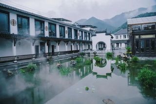 这家藏在博物馆里的民宿，把湖光和山色都搬到你的窗前!