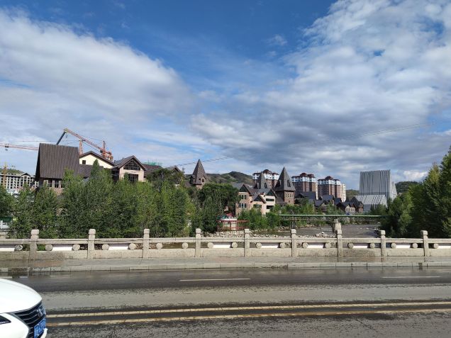 阿勒泰的角落旅行书吧