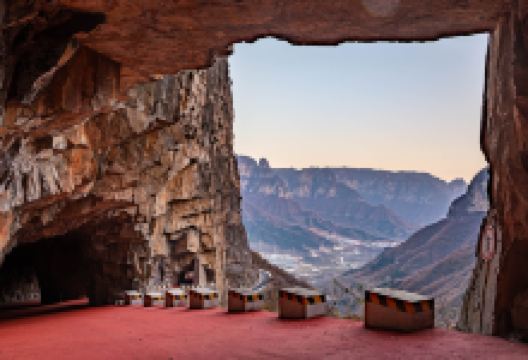 郭亮挂壁公路景点图片