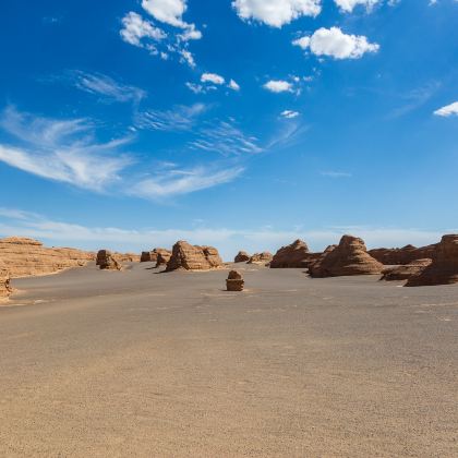 甘肃兰州+张掖+嘉峪关+敦煌6日5晚私家团