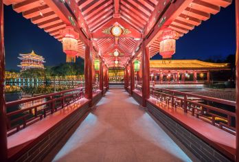 西安城墙+大唐芙蓉园+驼铃传奇/千古情+永兴坊一日游精品小团【小车出行，三环内接送，天天发团，时间自由，亲子家庭出游必选】