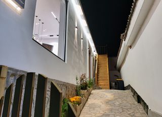 北京密云新城子三旬精品民宿，草坪建在天台上，烧烤看星星洒脱自在