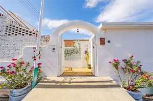 密云水库地区游记图文-北京密云庄周梦花嫁民宿，住民宿竟可以婚纱任意穿， 情趣十足！