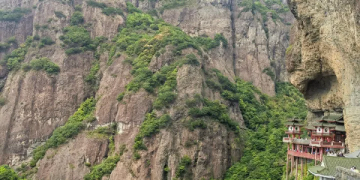 平和靈通山地質博物館