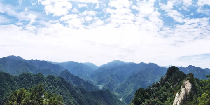 秦嶺萬華山景區