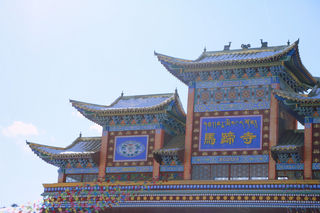 冬季踏雪畅游马蹄寺探索石窟艺术之美