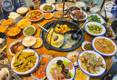 重庆游记图片] 土家族的吊锅大餐，30几道菜随便吃、无限续，人均竟然只要30元
