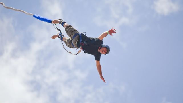 圣名蹦极(环球城)