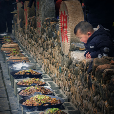 古镇陵阳把“非遗”端上“农家乐”的餐桌