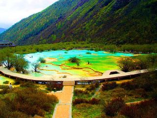 四川旅游：人间瑶池看黄龙（图）